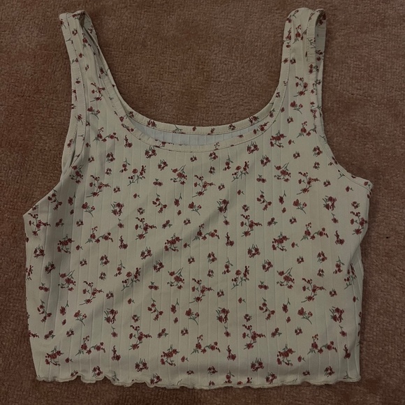 SHEIN Tops - Cropped Floral Tank